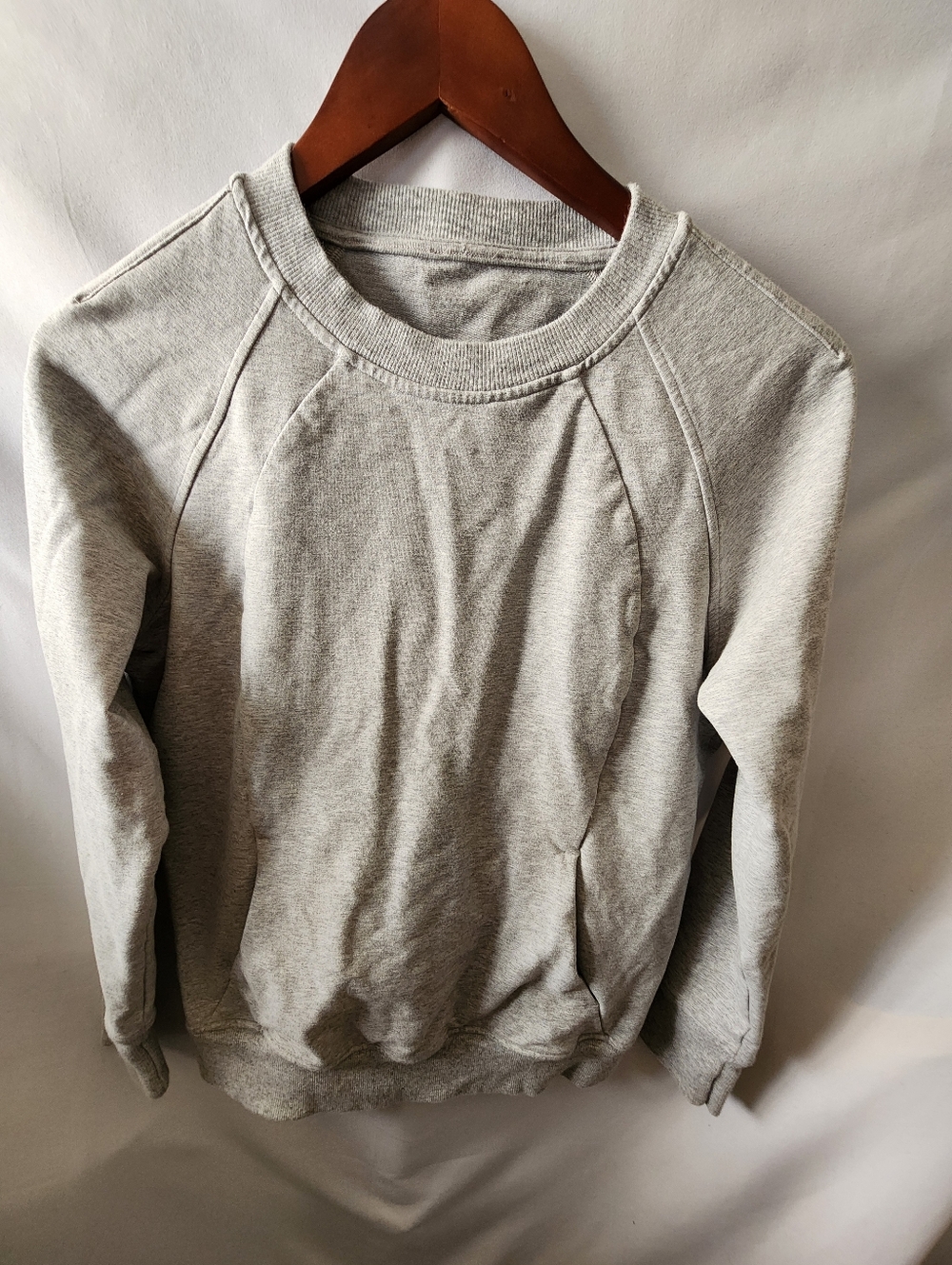 Lululemon Grey Sweatshirt. Size 8
